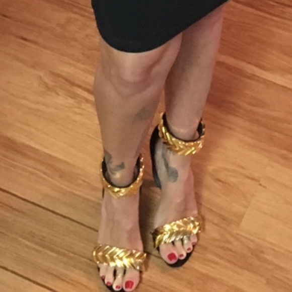 Louis Vuitton High Heels - Picture 2 of 16